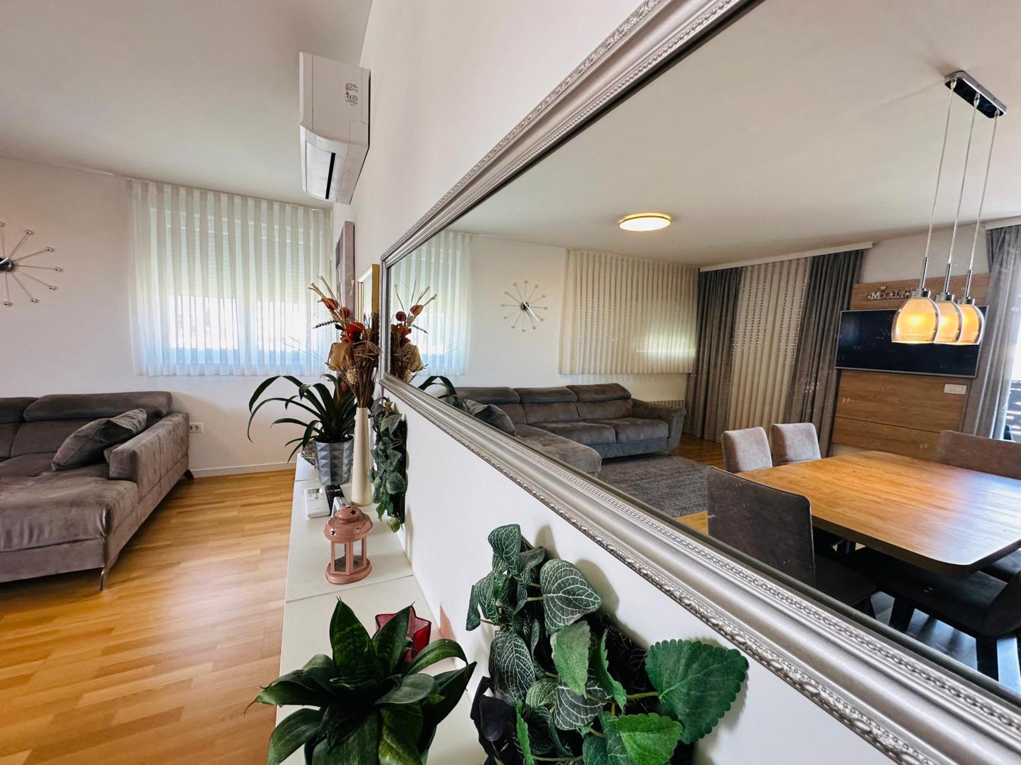 Apartment King With Private Parking Zadar Exterior photo
